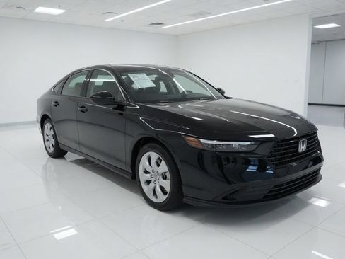 Used 2024 Honda Accord EX image 4