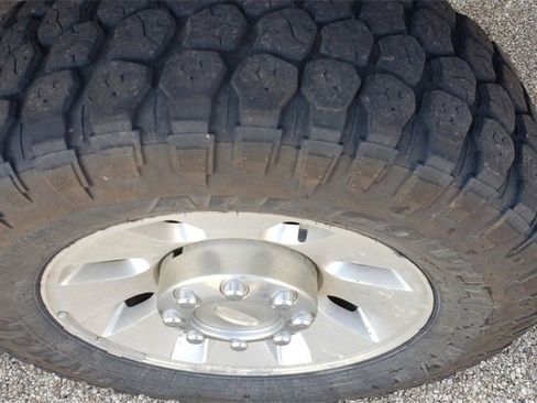 Used 2010 Ford F350 Lariat image 6