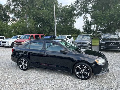 Used 2015 Volkswagen Jetta SE FWD image 4