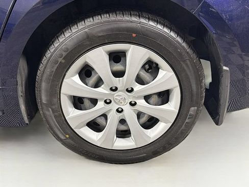 Used 2021 Toyota Corolla LE FWD image 34