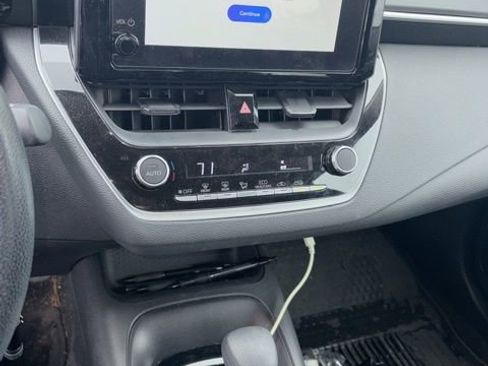 Used 2024 Toyota Corolla LE FWD image 3