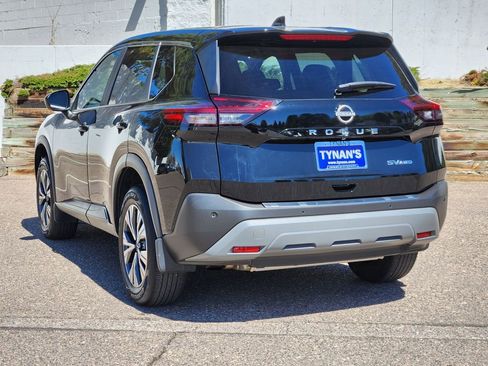 Used 2023 Nissan Rogue SV image 5