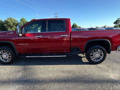 New 2026 Chevrolet Silverado 2500 LTZ w/ LTZ Premium Package AWD/4WD image 11