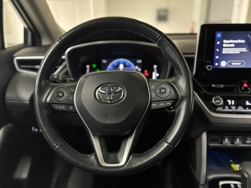 Used 2023 Toyota Corolla Cross XLE w/ Convenience Package AWD/4WD image 34