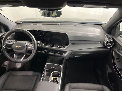 Used 2025 Chevrolet Equinox LT w/ Convenience Package II image 16