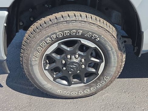 Used 2026 RAM 2500 Laramie AWD/4WD image 9