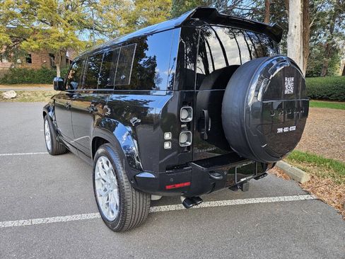 Used 2024 Land Rover Defender 110 V8 image 40