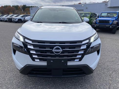 Used 2024 Nissan Rogue SV image 10