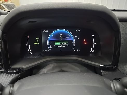 Used 2025 Toyota Camry SE image 21