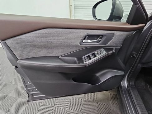Used 2023 Nissan Rogue SV FWD image 28