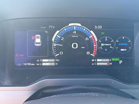 Used 2025 Toyota Sequoia Platinum AWD/4WD image 18