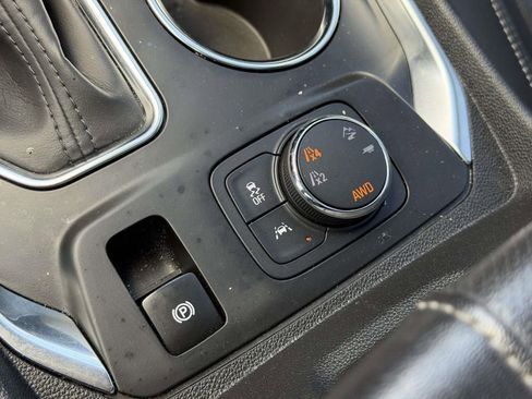 Used 2021 Chevrolet Traverse High Country AWD/4WD image 32