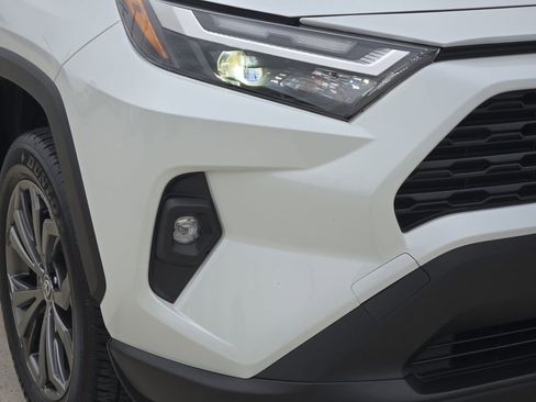 Used 2025 Toyota RAV4 XLE Premium image 9