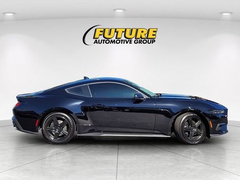 Used 2025 Ford Mustang Coupe image 11