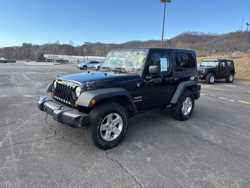 Used 2013 Jeep Wrangler Sport image 4