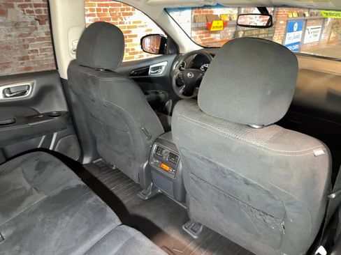 Used 2016 Nissan Pathfinder SV w/ Trailer Tow Package image 71