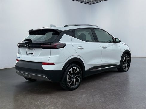 Used 2023 Chevrolet Bolt EUV Premier image 3