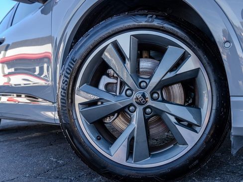 Used 2024 Audi Q4 e-tron Premium Plus image 30