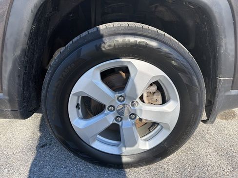 Used 2020 Jeep Compass Latitude w/ Cold Weather Group image 13