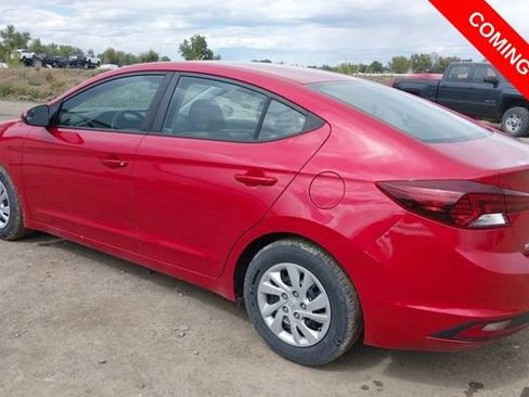 Used 2020 Hyundai Elantra SE FWD image 3