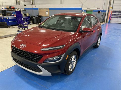 Used 2022 Hyundai Kona SE image 3