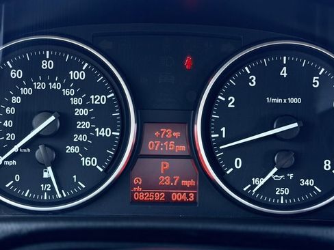 Used 2013 BMW 328i Convertible image 31