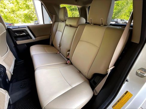 Used 2022 Toyota 4Runner SR5 Premium w/ Moonroof Package AWD/4WD image 22