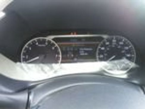 Used 2024 Nissan Sentra SV FWD image 8