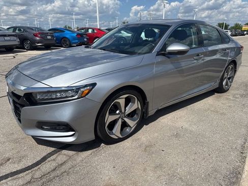 Used 2019 Honda Accord Touring image 10