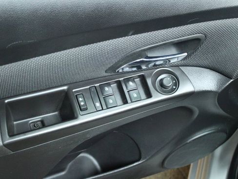 Used 2015 Chevrolet Cruze LT image 11