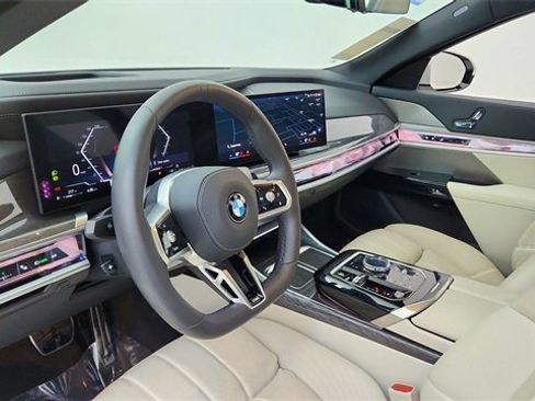 Used 2025 BMW 740i xDrive 740i xDrive image 18
