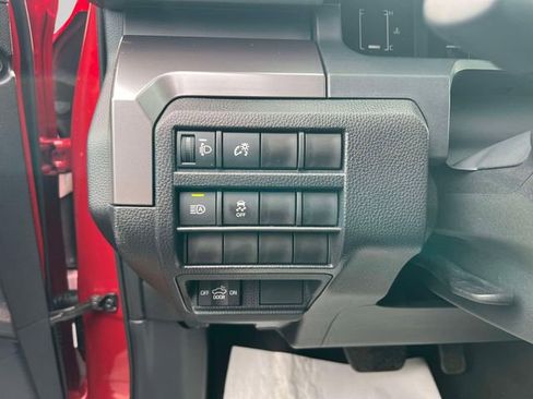 Certified 2025 Toyota Tacoma SR5 image 20