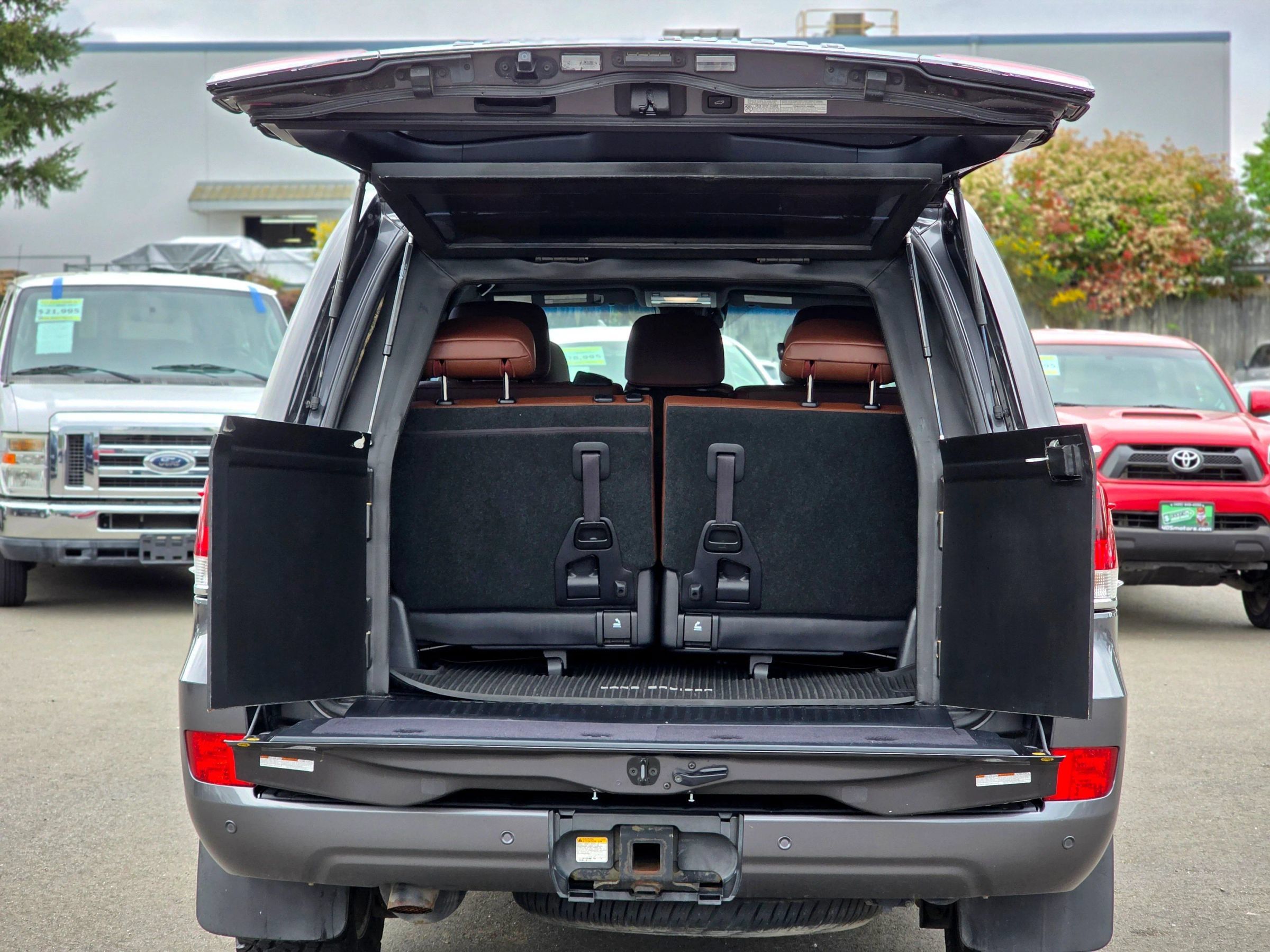Used 2018 Toyota Land Cruiser w/ Carpet Mat Package AWD/4WD image 43