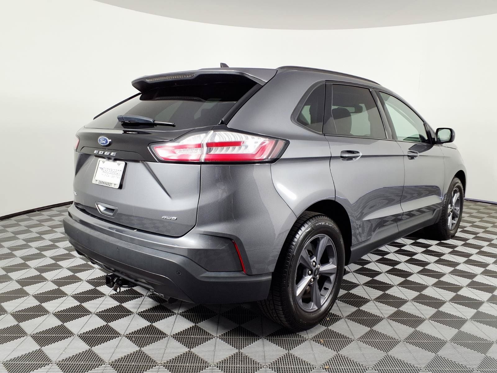 Used 2024 Ford Edge SEL w/ Sport Appearance Package AWD/4WD image 4
