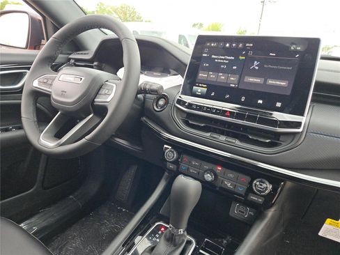 New 2026 Jeep Compass Latitude image 8