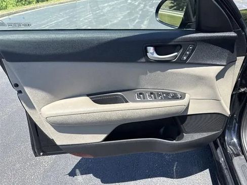Used 2017 Kia Optima LX w/ Convenience Plus Package FWD image 7