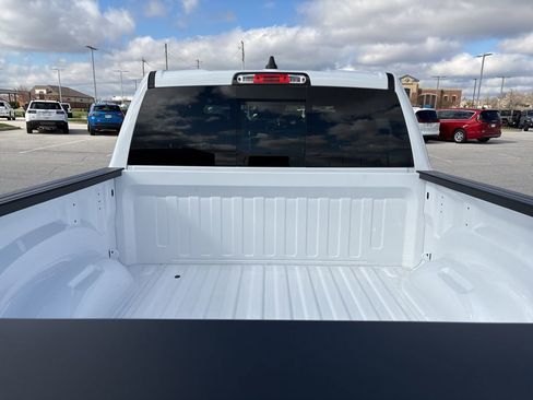 New 2026 RAM 1500 4x4 Crew Cab image 11