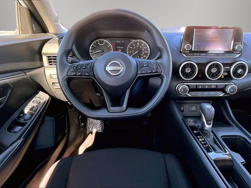 Used 2025 Nissan Sentra S image 8