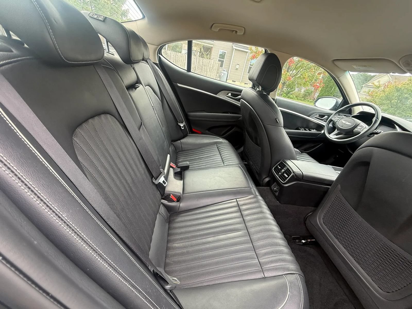 Used 2022 Genesis G70 3.3T RWD image 15