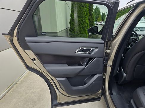 New 2026 Land Rover Range Rover Velar Dynamic SE image 25