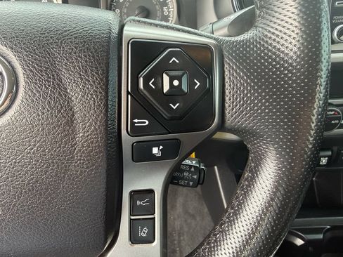 Used 2021 Toyota Tacoma SR5 AWD/4WD image 25
