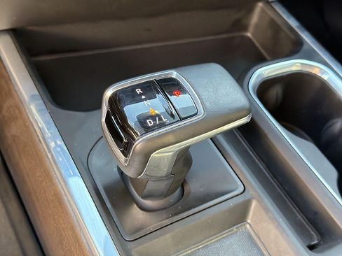 Used 2023 Chevrolet Silverado 1500 High Country w/ Technology Package AWD/4WD image 15