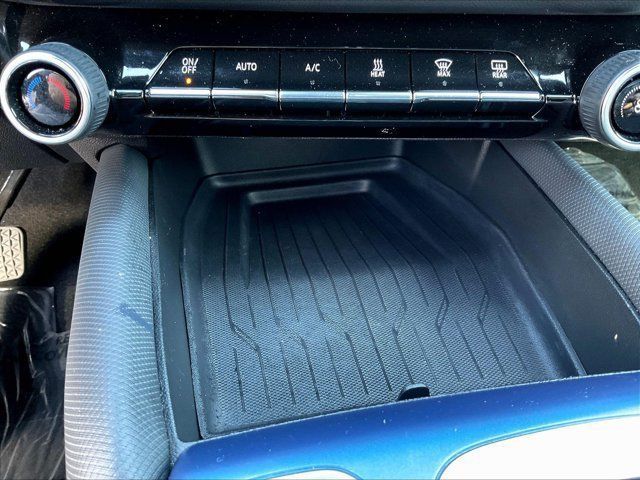 Certified 2024 Chevrolet Equinox EV LT w/ LPO, Blackout Package FWD image 18