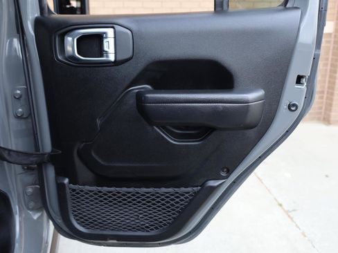Used 2022 Jeep Wrangler Unlimited Rubicon AWD/4WD image 20