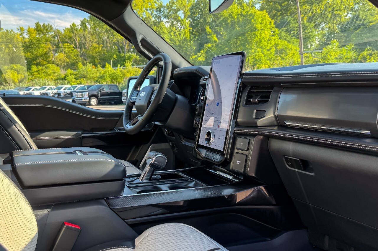 Used 2023 Ford F150 Lightning Platinum AWD/4WD image 14