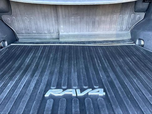 Used 2022 Toyota RAV4 LE image 24