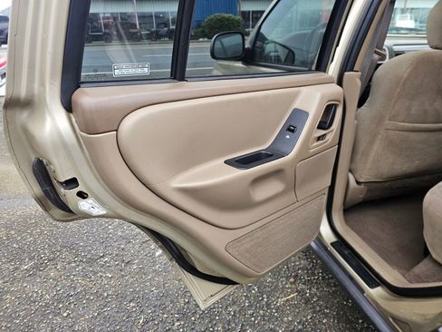 Used 2001 Jeep Grand Cherokee Laredo AWD/4WD image 16