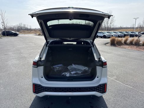 New 2026 Volkswagen Tiguan SE R-Line AWD/4WD image 24