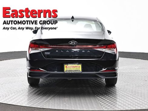 Used 2023 Hyundai Elantra SEL FWD image 6