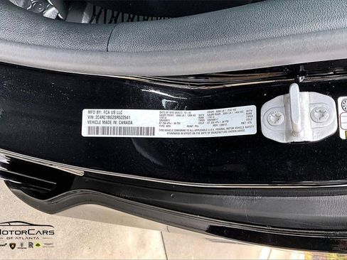 Used 2025 Chrysler Pacifica Select image 30